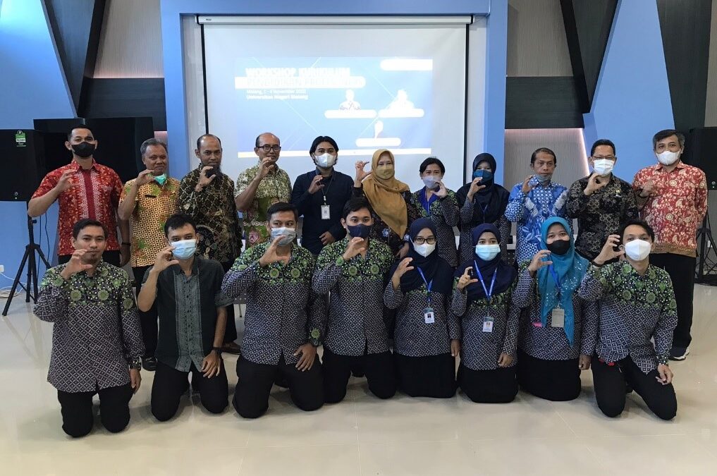 Workshop Kurikulum Keperawatan Unversitas Negeri Malang bersama Stakeholder
